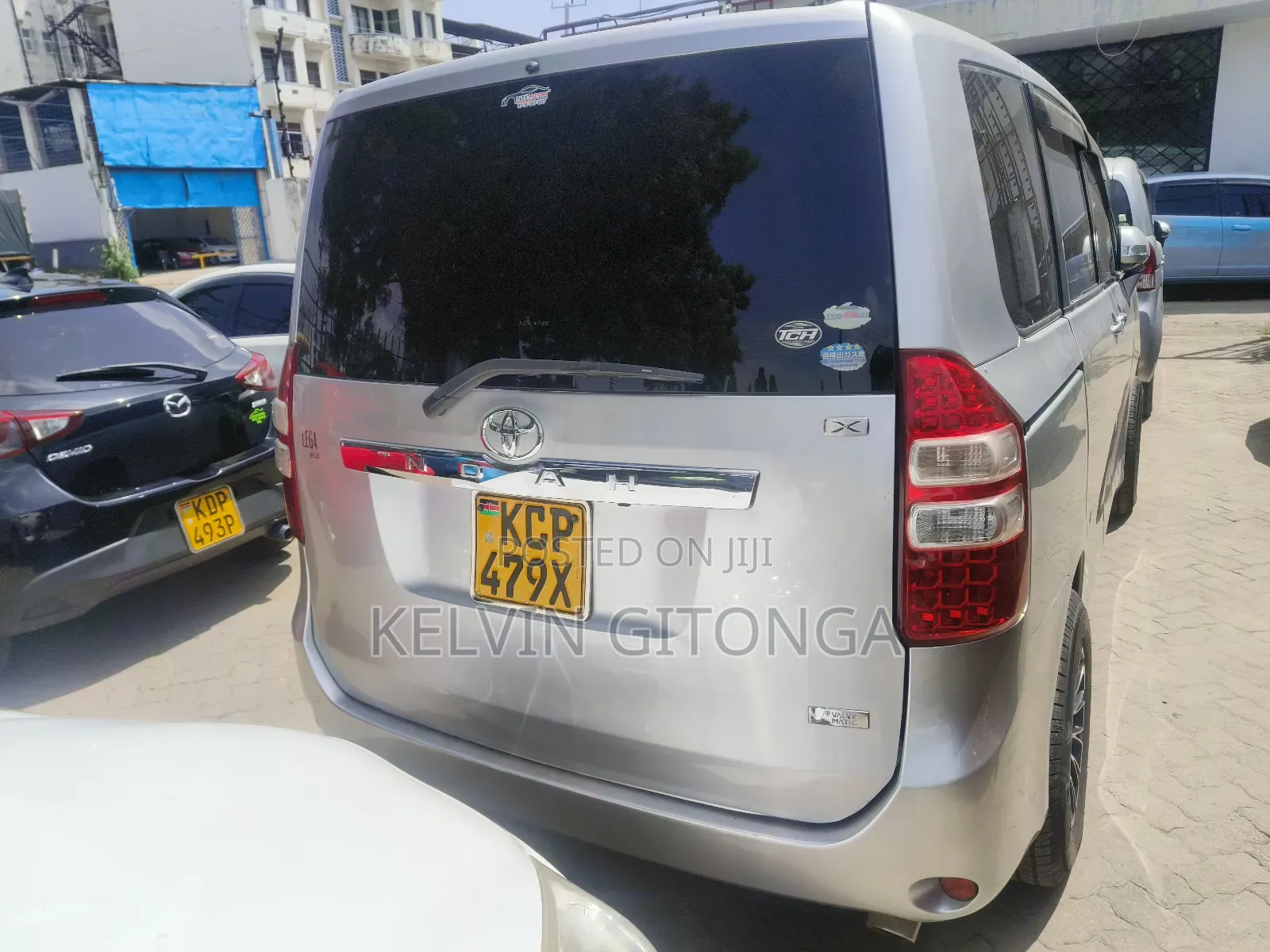 Toyota Noah 2013 Silver