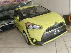 Toyota Sienta 2017 Yellow