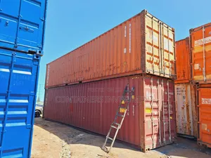40ft Containers Available- Both Low Cube and High Cube.