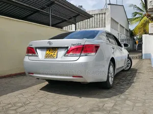 Toyota Crown 2014 Silver