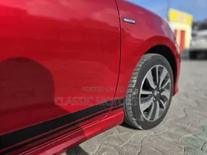 Suzuki Swift 2018 Red