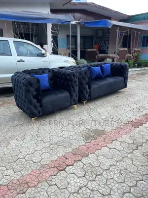 Modern And Classy 4 Seater Chesterfield Sofa