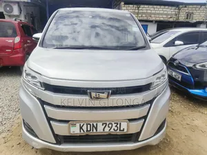 Toyota Noah 2016 Silver