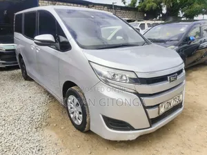 Toyota Noah 2016 Silver