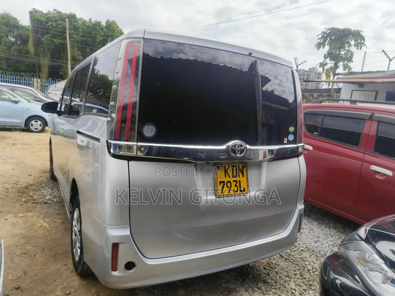 Toyota Noah 2016 Silver