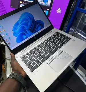 Laptop HP EliteBook 735 G6 8GB AMD Ryzen 5 SSD 256GB