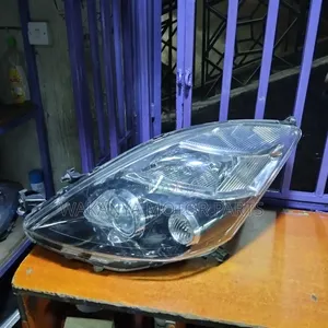 Toyota Isis 2012 Non Xenon Ex Japan Headlamp