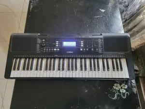 Yamaha Portable Keyboard E373