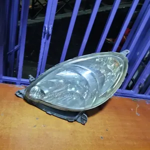 Toyota Funcargo Non Zenon Headlight Model 2004/2006