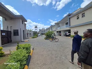5bdrm Maisonette in Gateway Mall Area for rent