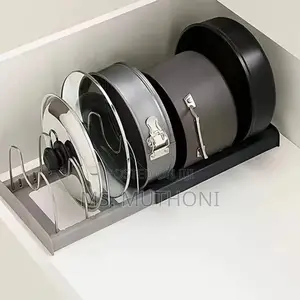 Retractable Pan/Lid Organizer.