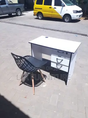 Mesh Eames Chair Plus Office Desk