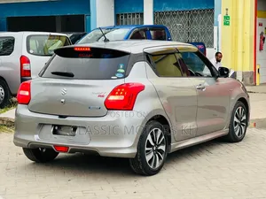 Suzuki Swift 2018 Gray