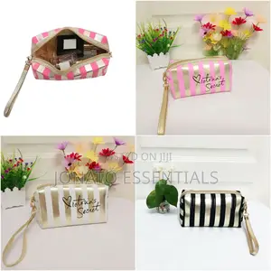 Travel Makeup Storage Bag and Organizer