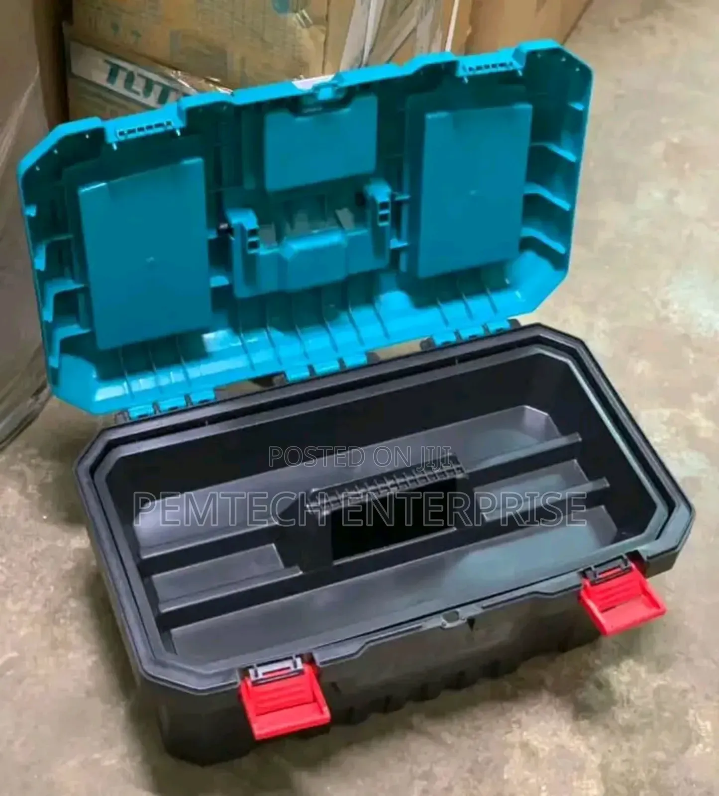 Total 17′′ Plastic Tool Box