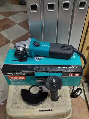 Heavy Duty Makita Angle Grinder + Free Disc