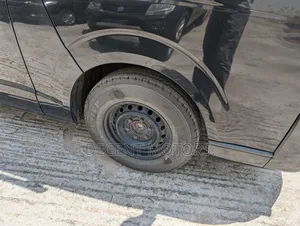 Toyota HiAce 2018 Black