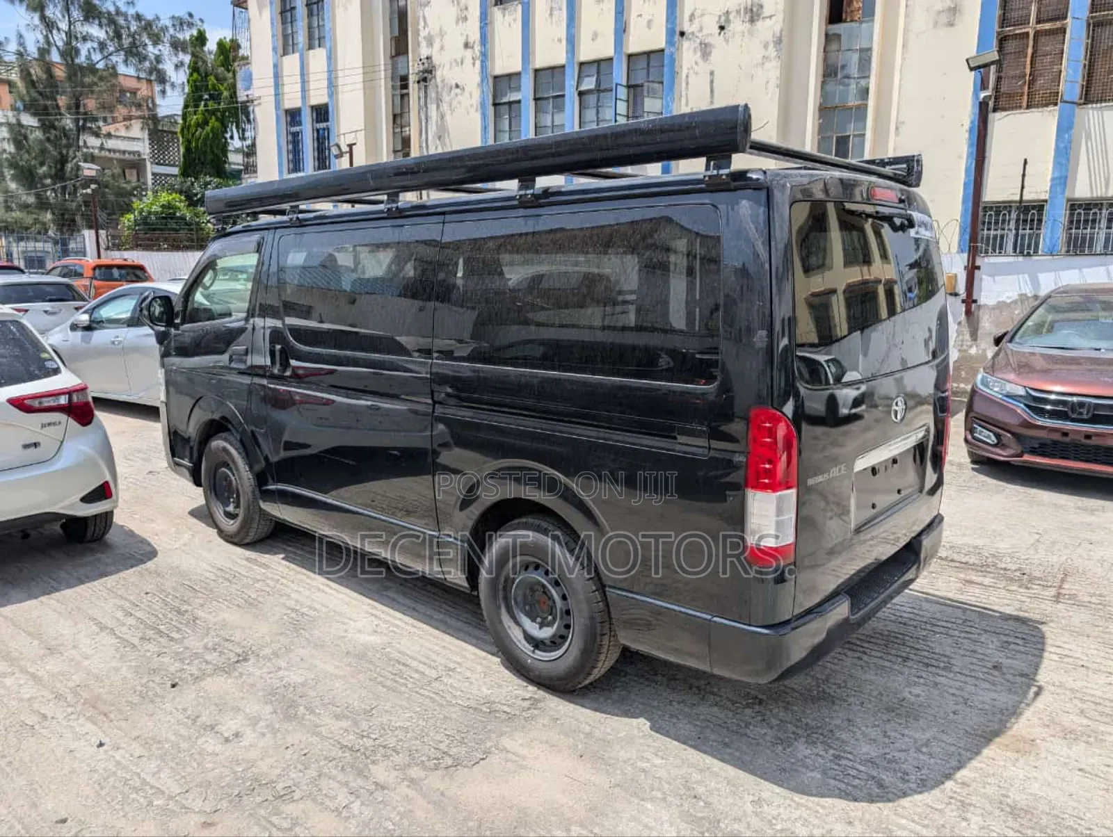Toyota HiAce 2018 Black