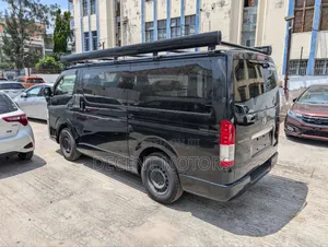 Toyota HiAce 2018 Black