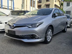 Toyota Auris 2018 Silver