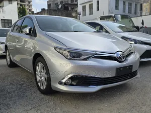 Toyota Auris 2018 Silver