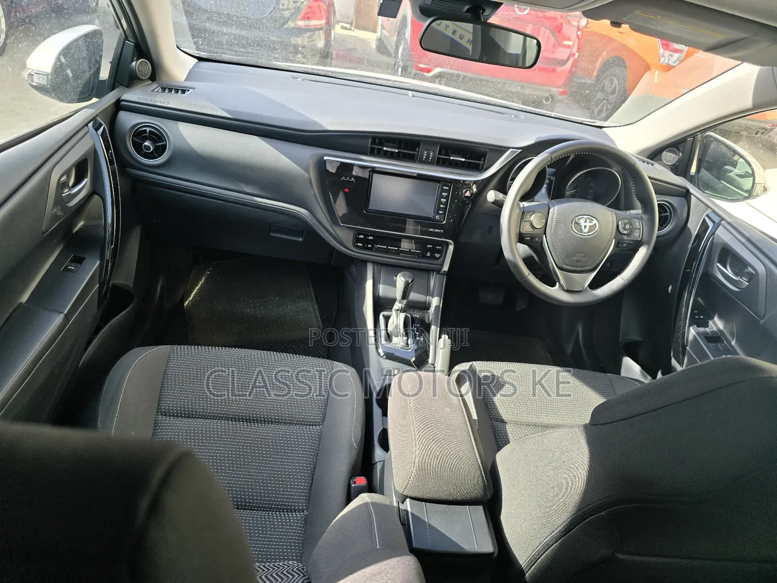 Toyota Auris 2018 Silver