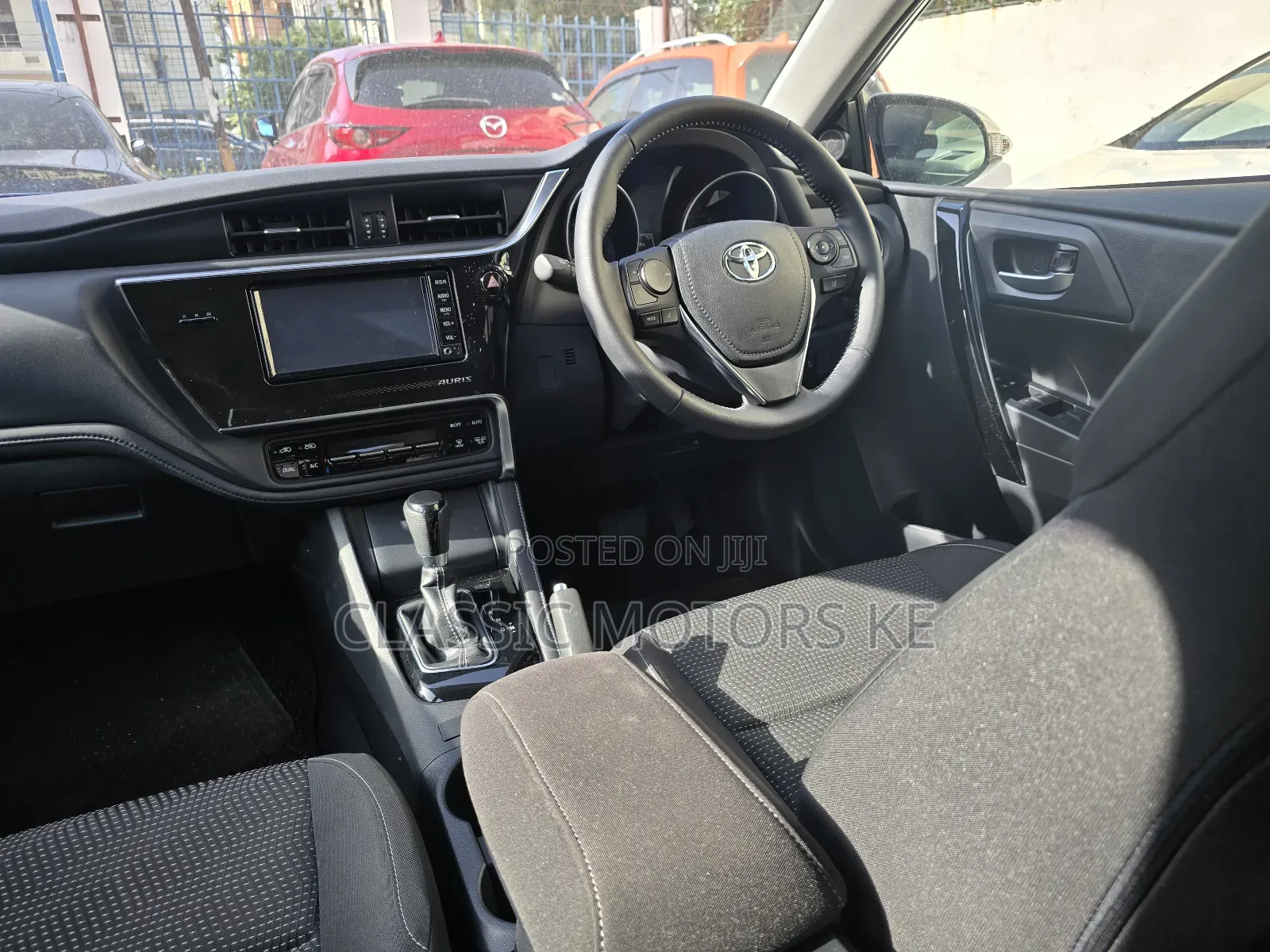 Toyota Auris 2018 Silver