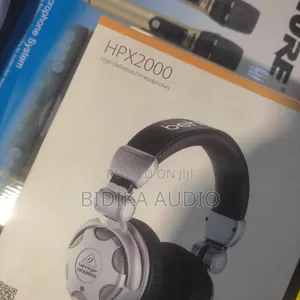 Brand New Behringer Hpx2000