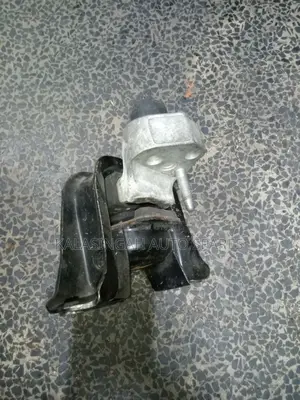 Ist And  Engine Mounting