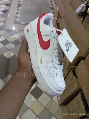 Unisex Nike Sneakers 5005
