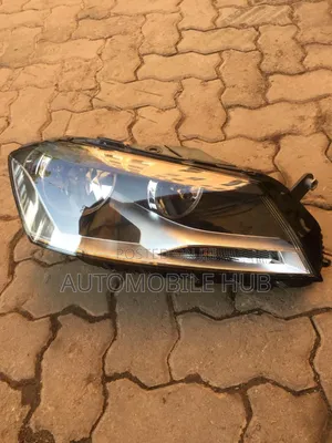 Volkswagen Passat B7 Non Xenon Headlight