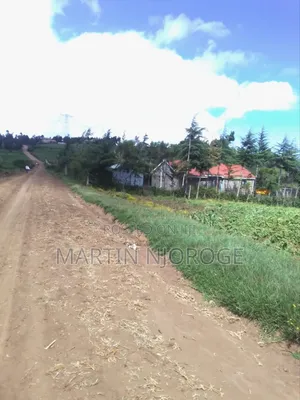 1 Acre Kinungi With Rift Valley View