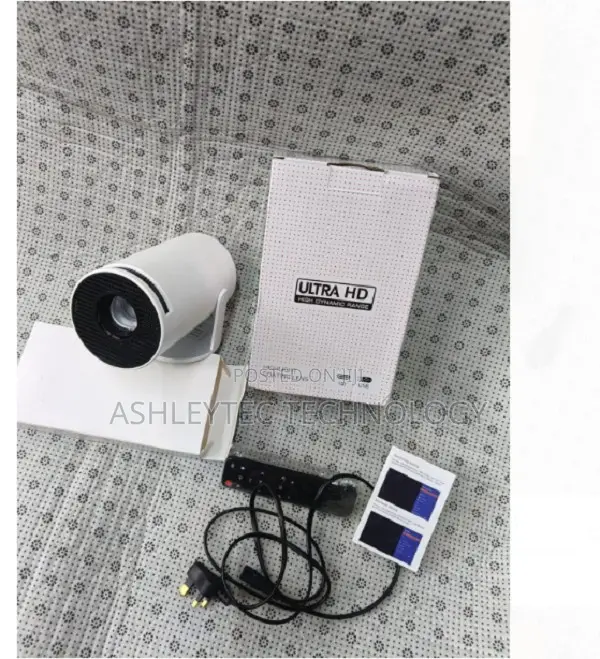 NEW Ultra HD Portable Projector With Remote