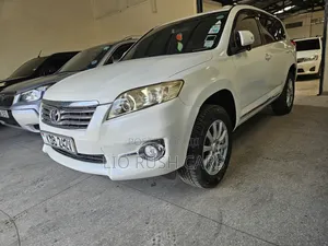 Toyota Vanguard 2014 White