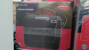 Premium Snomaster- 36.5l Plastic Portable Fridge/Freezer