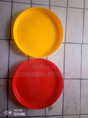 Feeding Trays for Day Old Chicks - 40cm Diameter, 50 Chicks
