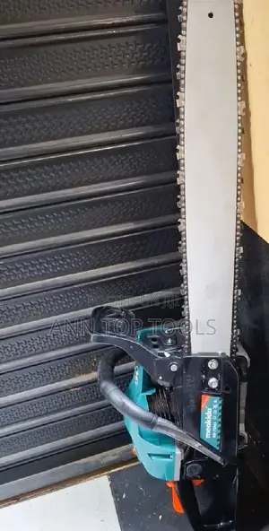 22 Inch Meakida Petrol Chainsaw