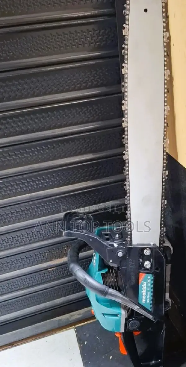 22 Inch Meakida Petrol Chainsaw