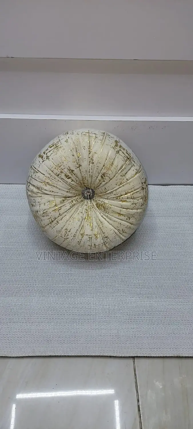 Round Decorative Pillows