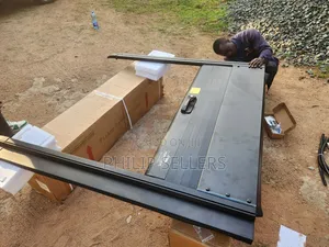 Type C Manual Roller Shutter Double Cab Cover Available