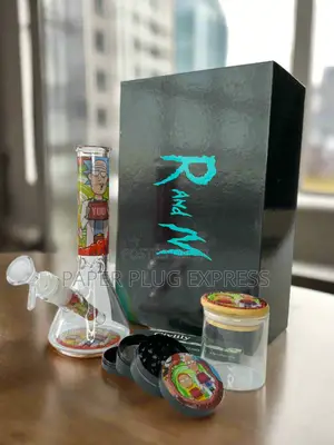 Rick and Morty Glass Bong Smoking Gift Kit Set