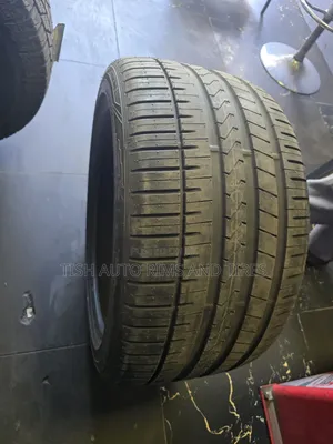315/35r20 Falken