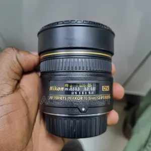 Nikon AF DX Fisheye-Nikkor 10.5mm F/2.8g ED Lens