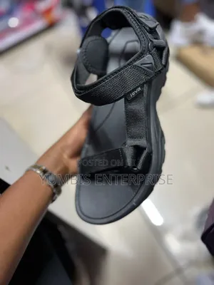 Black Open Shoe's Teva/Open-Shoes 40-45 Kes 1700