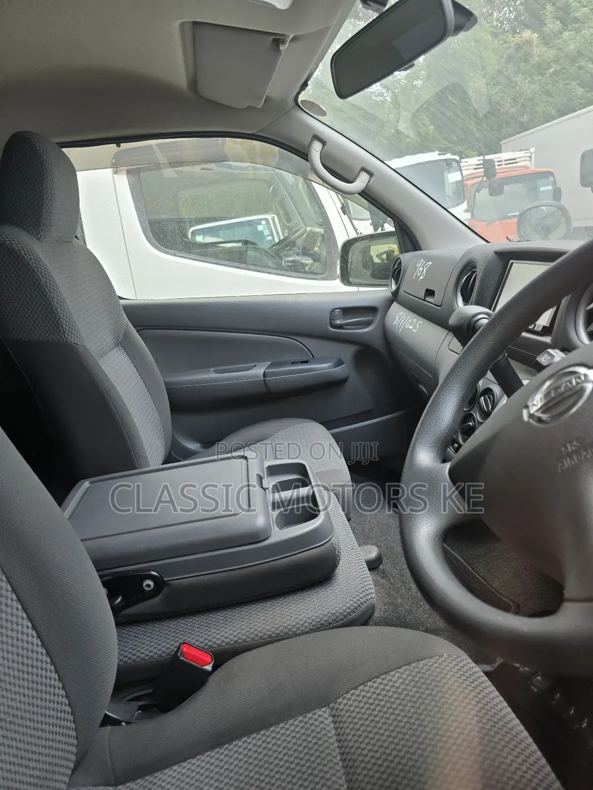 Nissan Caravan (Urvan) 2018 Blue