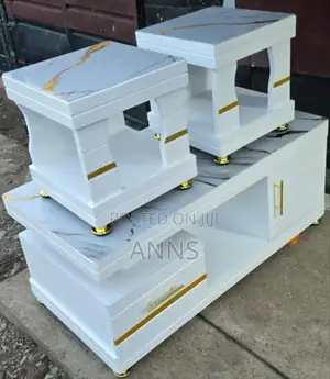 Executive Coffee Table With Stools
