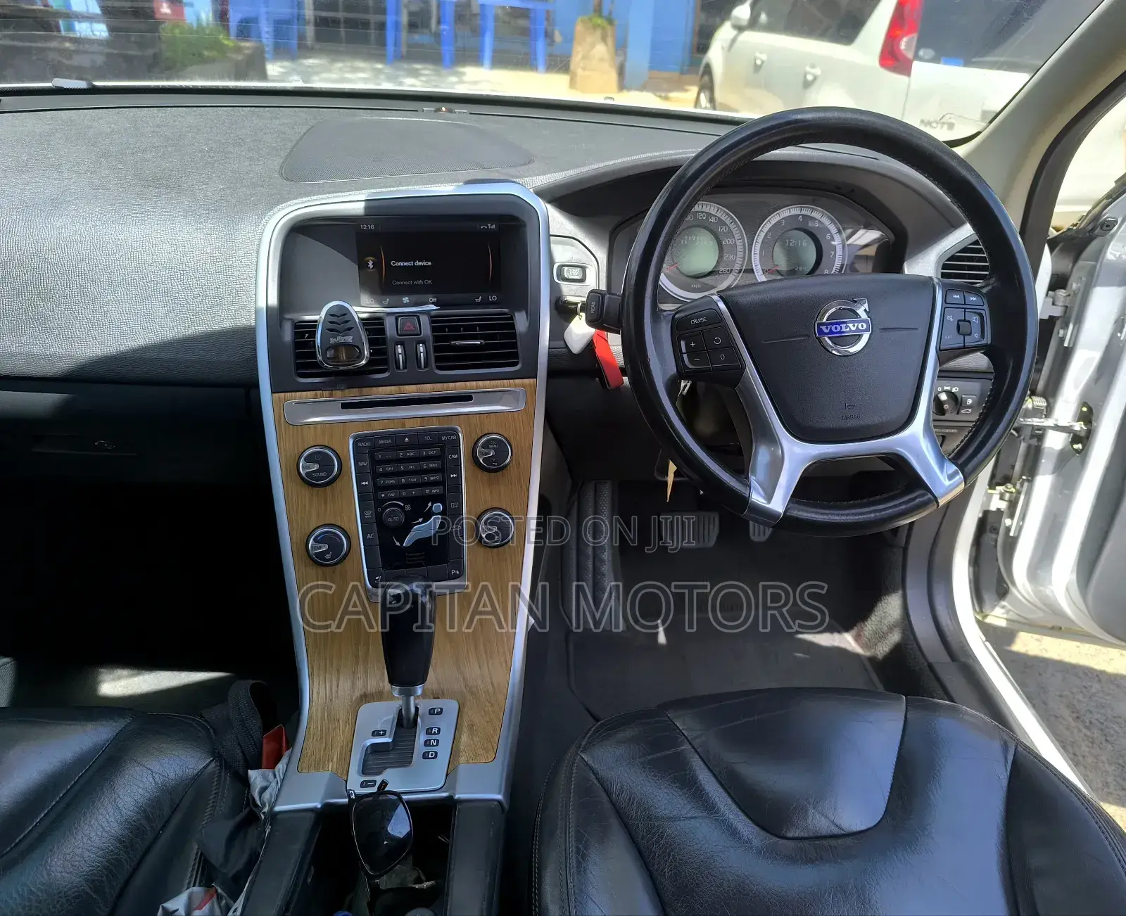Volvo XC60 2012 Silver