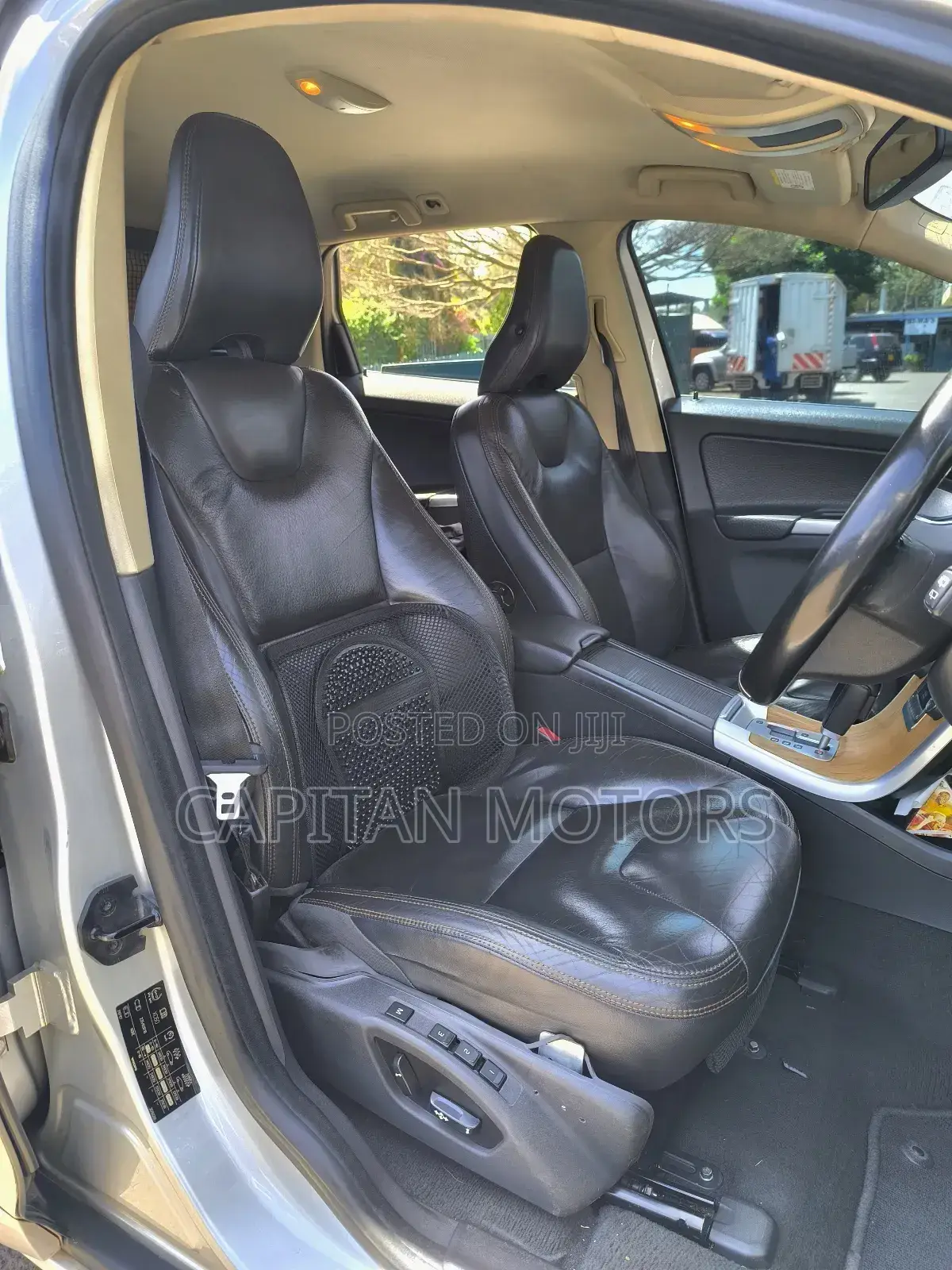 Volvo XC60 2012 Silver