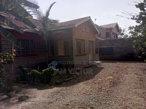3 Bedrooms Bungalow on 50/100 Plot