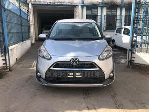 Toyota Sienta 2017 Gray